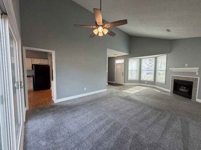 Building Photo - 120 Gateway Ln