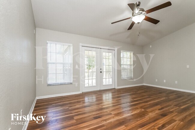 Foto del edificio - 8035 Sugar Pine Blvd