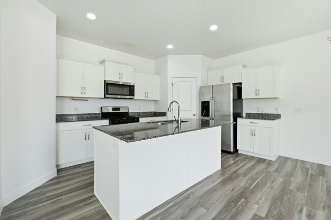 Building Photo - 506 S Highpoint Dr