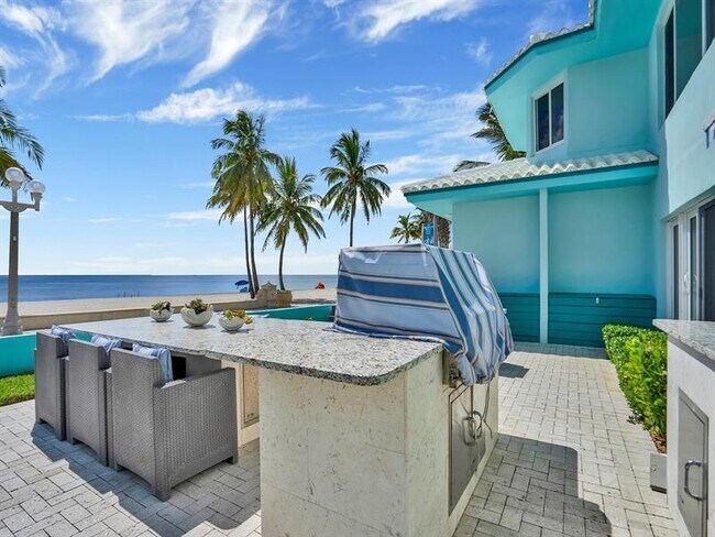 Foto del edificio - 3400 N Surf Rd