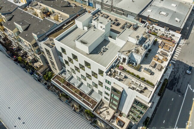 Exterior alternativo - 603 Tennessee St