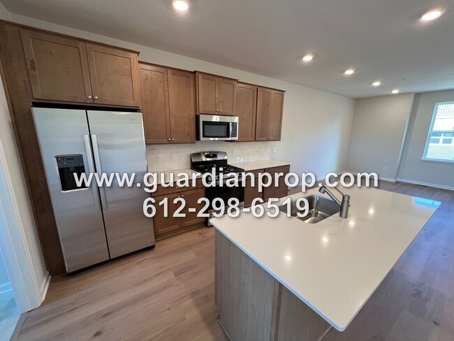 Foto del edificio - New Construction Townhouse Available Now, ...