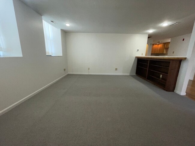 Building Photo - 34 Newhall St