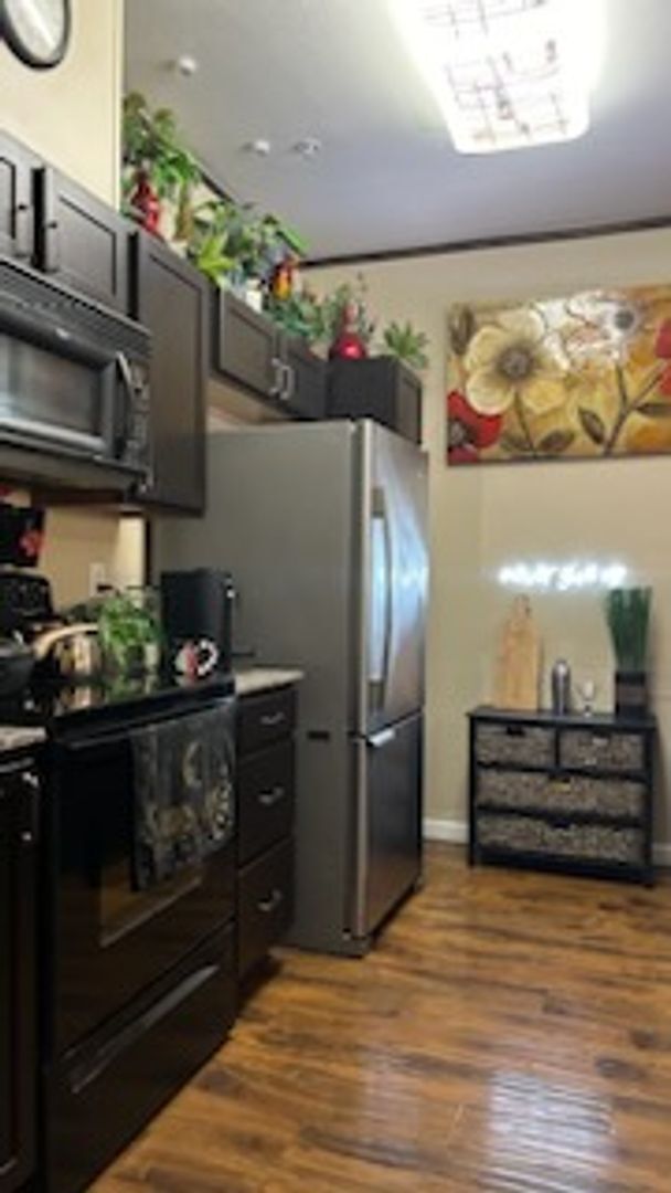 Building Photo - Fully Furnished 2 Bedroom 2 Bath Condo in ...
