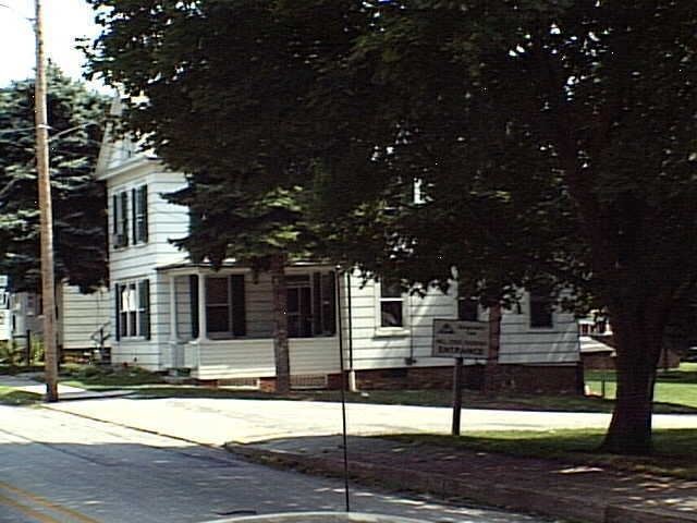 Primary Photo - 54 Maple St