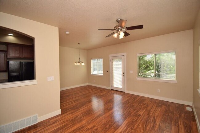 Foto del edificio - 630 E Harvest Bend Way