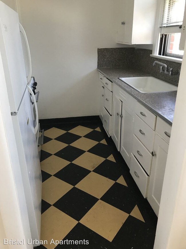 Foto del edificio - 5420 NE Sandycrest Ter