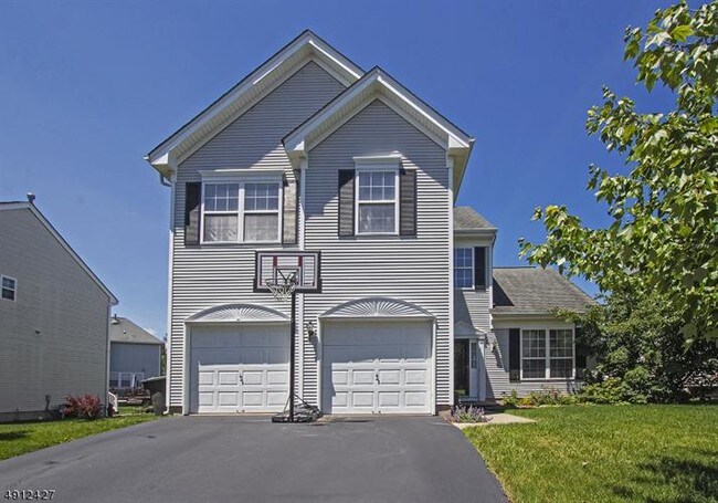 Building Photo - 71 Saxton Dr