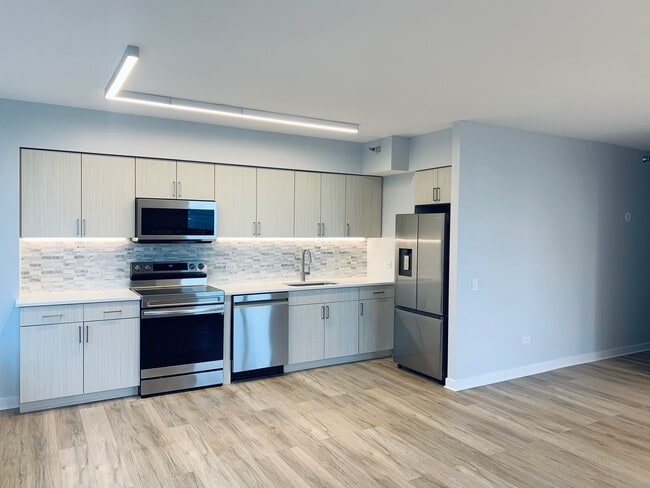 Building Photo - 512 N McClurg Ct