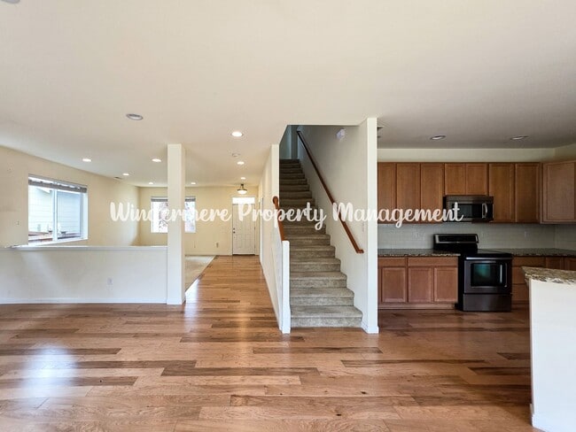 Building Photo - Stunning McCormick Meadows 3 bed home
