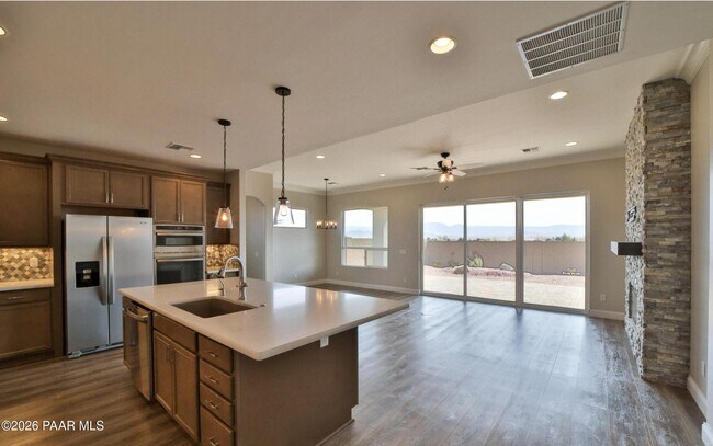 Foto del edificio - 7037 Robin Nest Ct