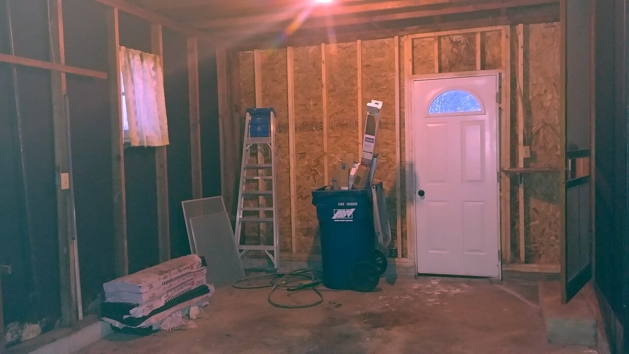 Garage - 204 N Jackson St