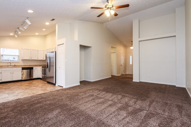 Foto del edificio - 5309 Waterton Lakes Dr