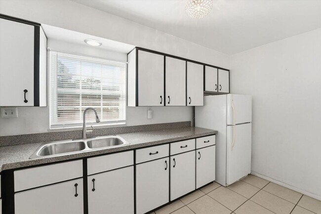 Foto del edificio - 3011 George Mason Ave