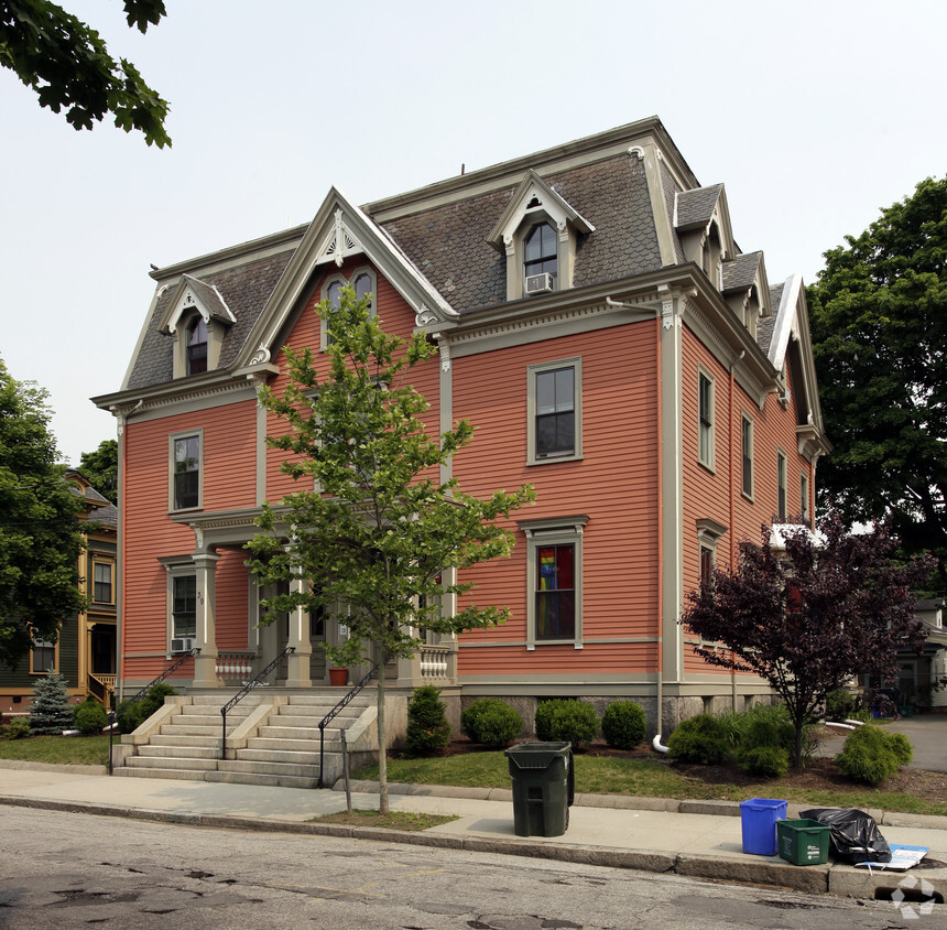Primary Photo - 37-39 Parkis Ave