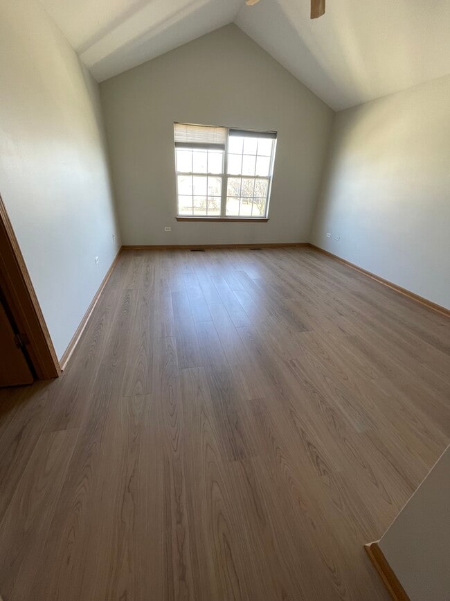 Master Bedroom - 404 Littleton Trl