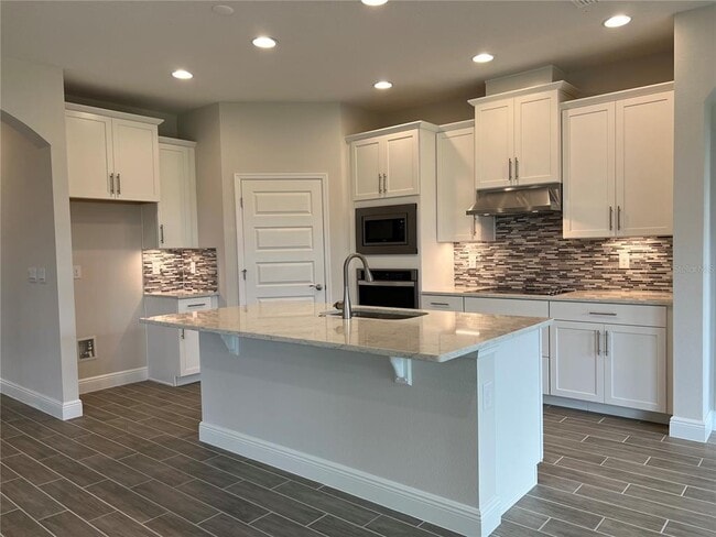 Foto del edificio - 18072 Adrift Rd