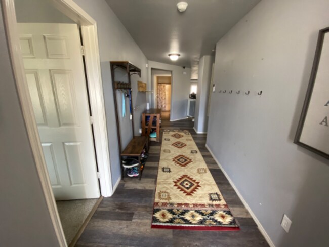 Building Photo - 396 Meadow Ridge Dr