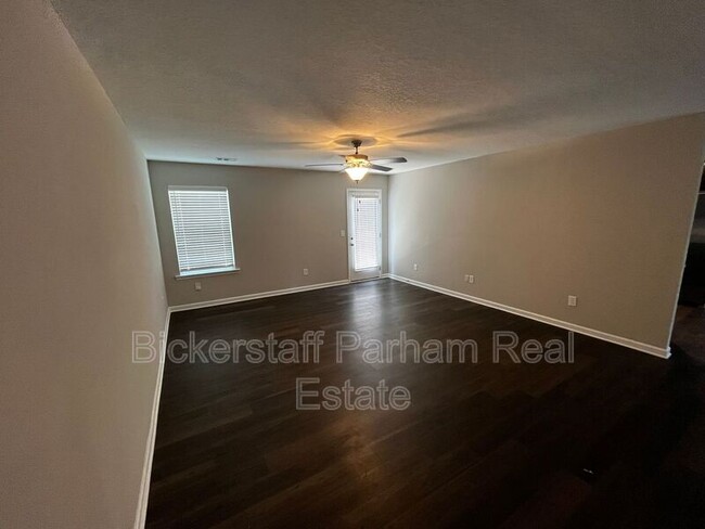 Foto del edificio - 6379 Sandy Bottom Dr