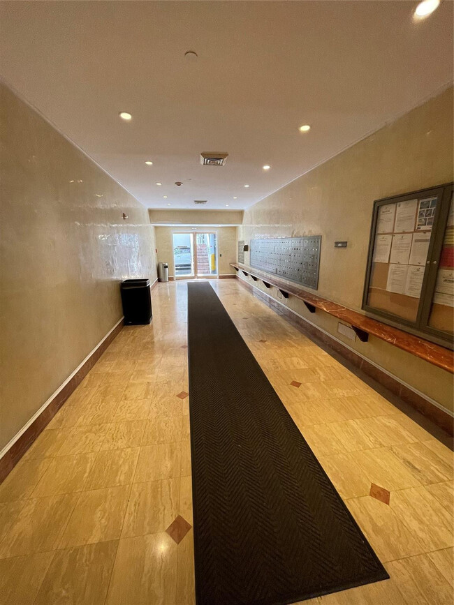 Foto del edificio - 2851 NE 183rd St