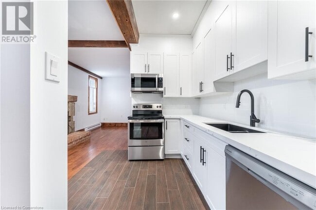 Building Photo - 336 Locke St S