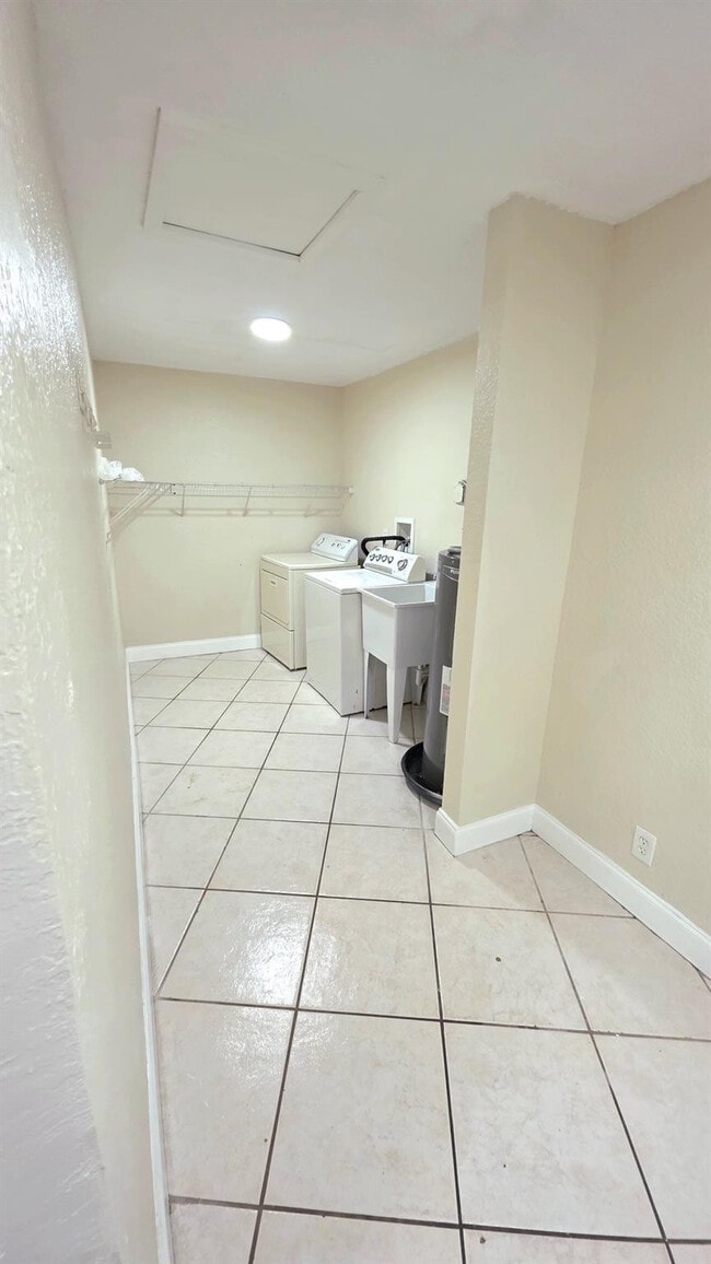 Foto del edificio - 10390 NW 36th St