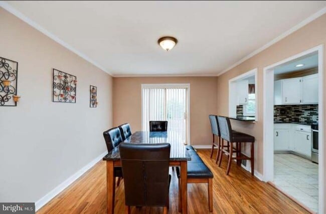 Foto del edificio - 321 Linden Ln