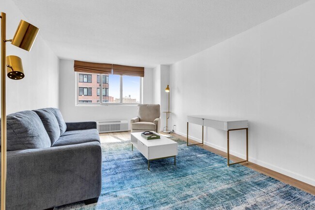 Building Photo - 345 E 93rd St