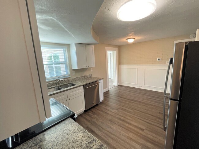 Foto del edificio - 3336 Rosefield Dr