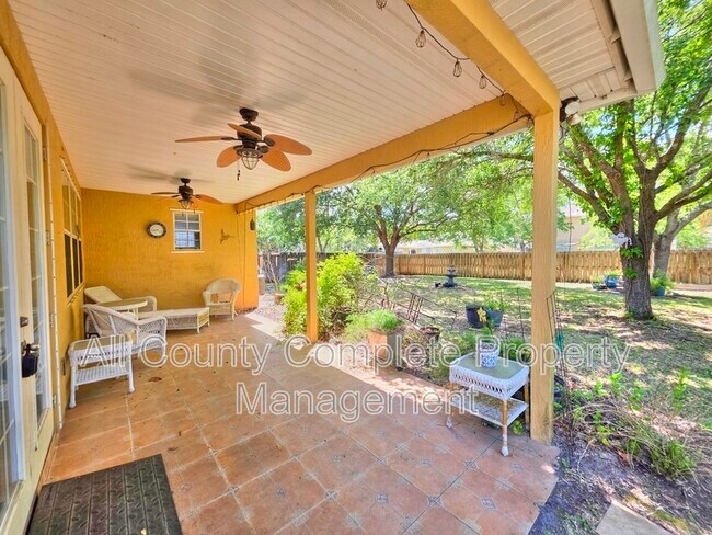 Foto del edificio - 413 Talbot Bay Dr