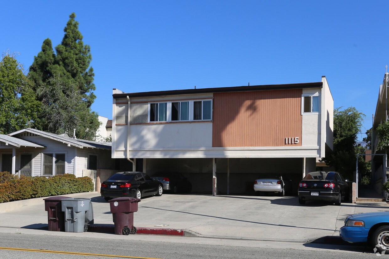 Building Photo - 1115 E Wilson Ave