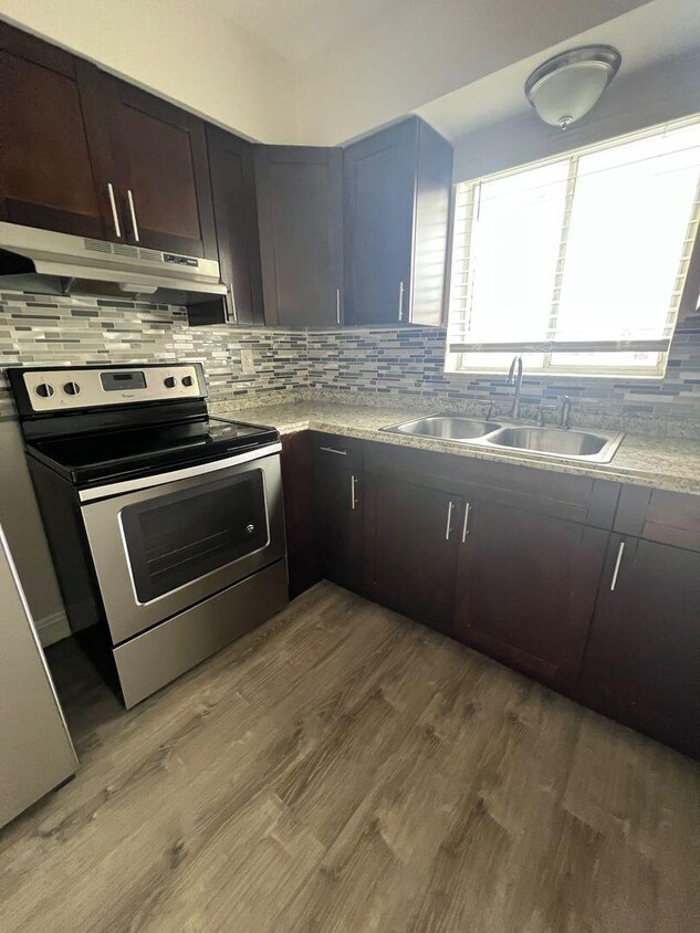 Primary Photo - 480 W Camino Real