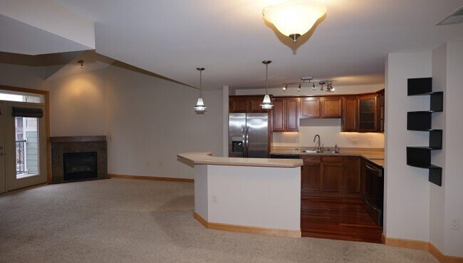 Foto del edificio - 8253 Mayo Dr