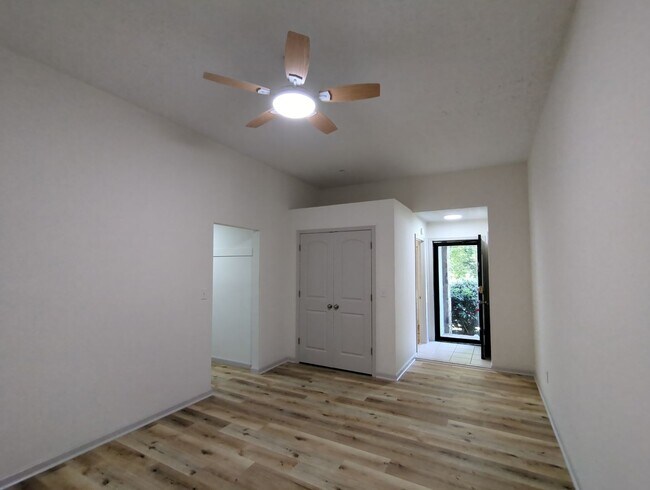 Building Photo - 3718 Fountain Ave