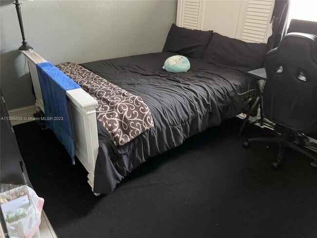 Building Photo - 3 br, 1 bath House - 315 NW 57th St # 315