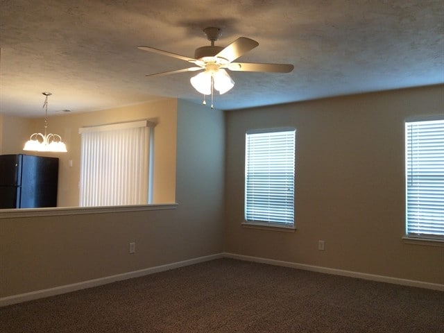 Building Photo - 717 Breakers Ln