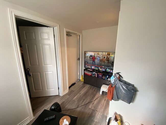 Building Photo - 15 Shawford Crescent