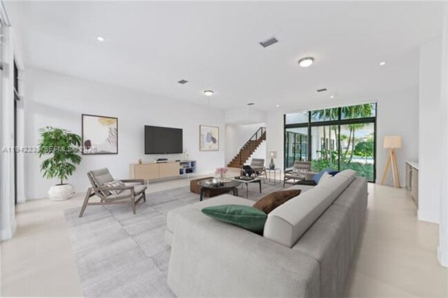 Photo - 16680 Botaniko Dr N House