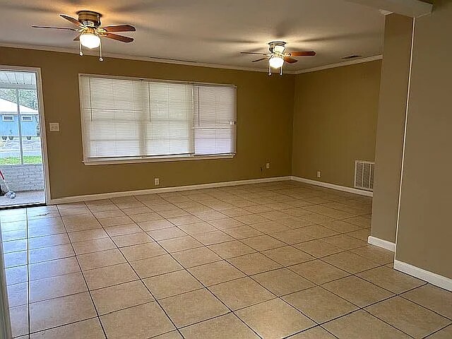 Foto del edificio - 3056 Farcott St