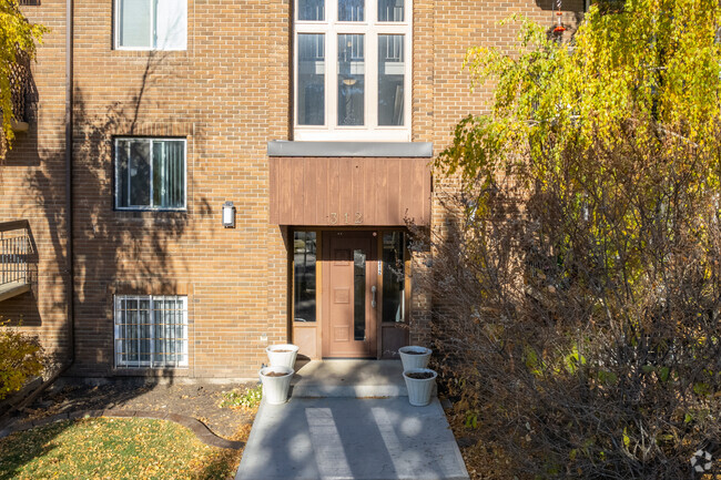 Building Photo - Crescent Heights Apartments