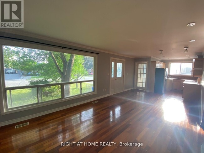 Building Photo - 413 Fernleigh Cir S