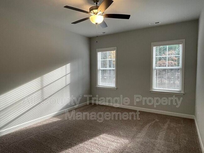 Building Photo - 302 Conrad Ln