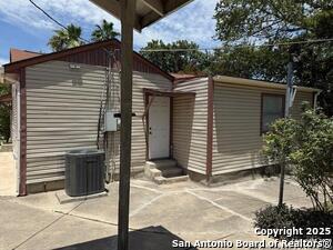 Foto del edificio - 1334 W Lullwood Ave