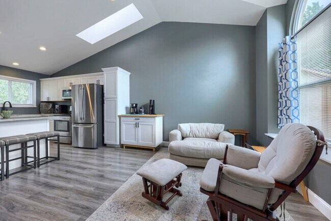 Foto del edificio - 4540 Bramble Ln