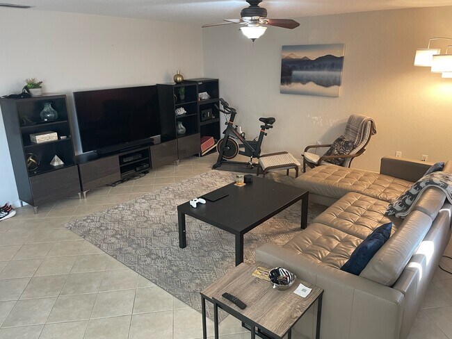 Foto del edificio - 6150 Gulfport Blvd S