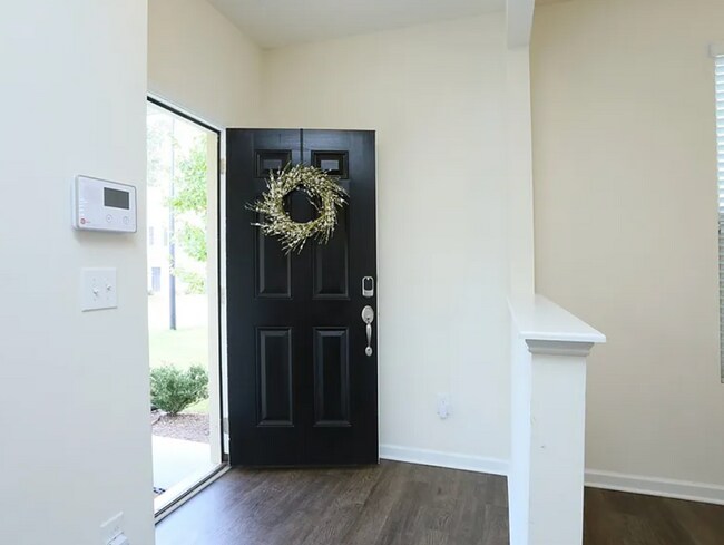 Foto del edificio - 131 Holly Berry Ln