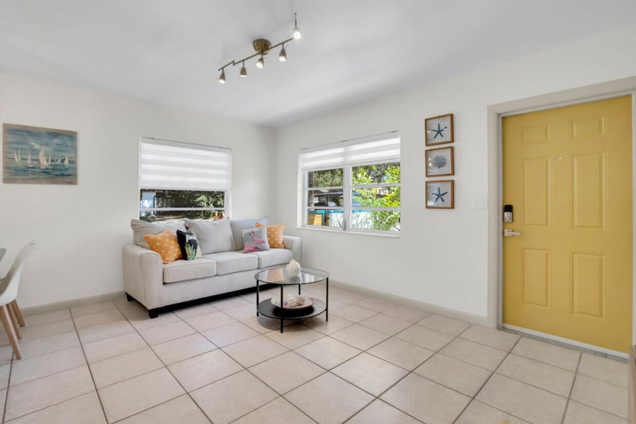 Foto principal - 1850 SW 24th St