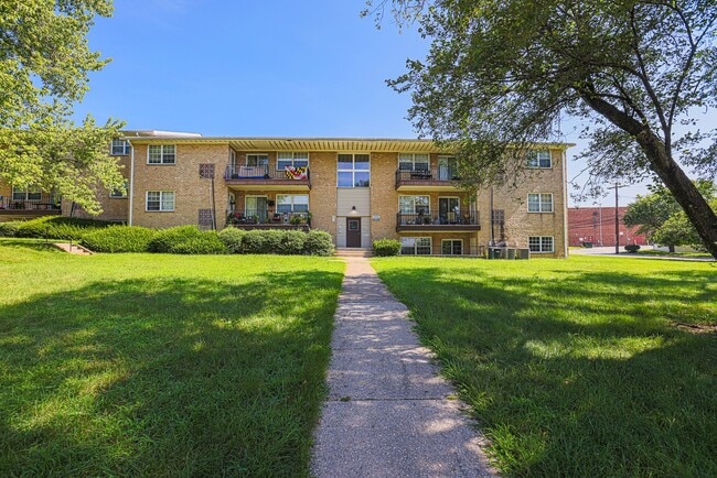 Building Photo - Enclave at Mount Pleasant