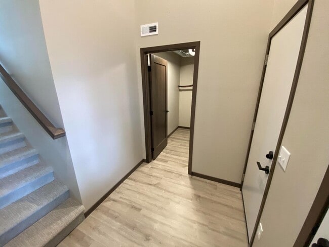 Foto del edificio - 216 S Elmwood Ave