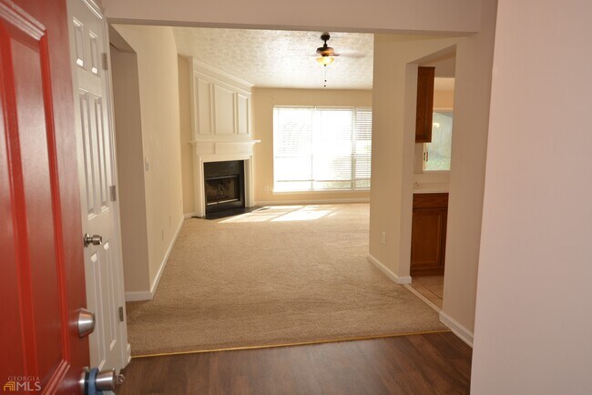 Building Photo - 10858 Morning Dove Ct